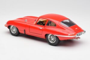 Jaguar E-Type Piros Bburago 1:18 3018 Fém – 7. kép a 8-ből
