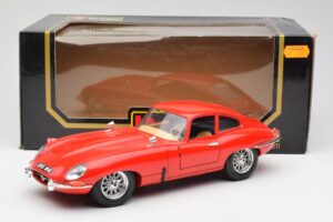 Jaguar E-Type Piros Bburago 1:18 3018 Fém – 8. kép a 8-ből