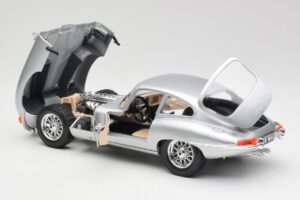 Jaguar E-Type Series 1 Ezüst Bburago 1:18 3018-M2 Fém – 5. kép a 8-ből