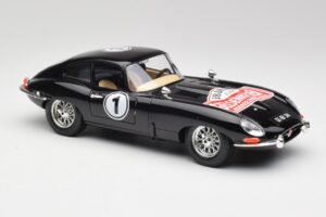 Jaguar E-Type Series 1 #1 British Racing Green Bburago 1:18 3018-M3 Fém – 6. kép a 8-ből