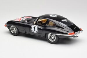 Jaguar E-Type Series 1 #1 British Racing Green Bburago 1:18 3018-M3 Fém – 7. kép a 8-ből