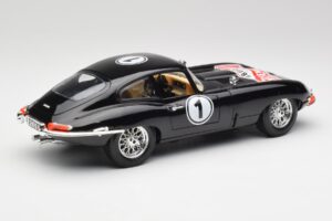 Jaguar E-Type Series 1 #1 British Racing Green Bburago 1:18 3018-M3 Fém – 3. kép a 8-ből