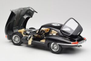Jaguar E-Type Series 1 #1 British Racing Green Bburago 1:18 3018-M3 Fém – 5. kép a 8-ből