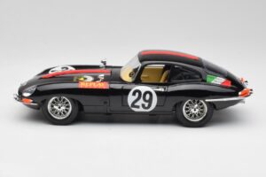 Jaguar E-Type #29 Fekete Bburago 1:18 3018-M4 Fém – 4. kép a 8-ből