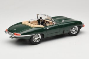 Jaguar E-Type Series 1 Roadster Zöld Bburago 1:18 3016-M1 Fém – 3. kép a 8-ből