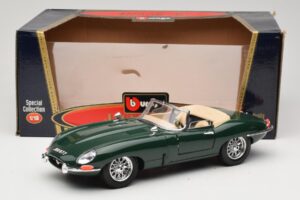 Jaguar E-Type Series 1 Roadster Zöld Bburago 1:18 3016-M1 Fém – 8. kép a 8-ből