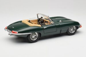 Jaguar E-Type Series 1 Roadster Zöld Bburago 1:18 3018-M5 Fém – 3. kép a 8-ből