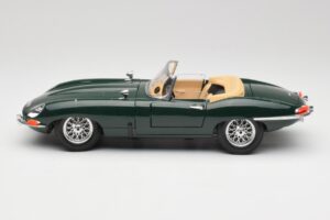 Jaguar E-Type Series 1 Roadster Zöld Bburago 1:18 3018-M5 Fém – 4. kép a 8-ből