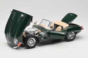 Jaguar E-Type Series 1 Roadster Zöld Bburago 1:18 3016-M1 Fém – 2. kép a 8-ből