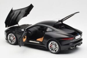 Jaguar F-Type R X152 Matt Fekete AUTOart 1:18 73652 Kompozit – 5. kép a 8-ből