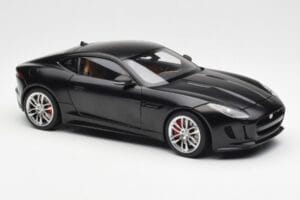 Jaguar F-Type R X152 Matt Fekete AUTOart 1:18 73652 Kompozit – 6. kép a 8-ből