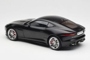 Jaguar F-Type R X152 Matt Fekete AUTOart 1:18 73652 Kompozit – 7. kép a 8-ből