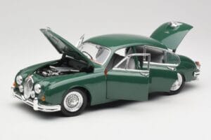Jaguar Mark II British Racing Zöld & Kék Belső Maisto 1:18 59001 Fém – 2. kép a 8-ből