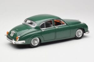 Jaguar Mark II British Racing Zöld & Kék Belső Maisto 1:18 59001 Fém – 3. kép a 8-ből