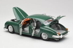 Jaguar Mark II British Racing Zöld & Kék Belső Maisto 1:18 59001 Fém – 5. kép a 8-ből