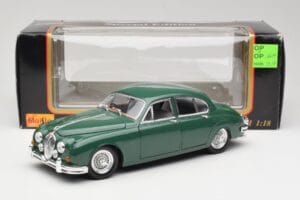 Jaguar Mark II British Racing Zöld & Kék Belső Maisto 1:18 59001 Fém – 8. kép a 8-ből