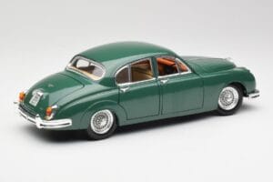 Jaguar Mk II British Racing Zöld Maisto 1:18 50287 Fém – 3. kép a 8-ből