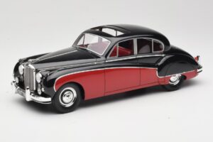Jaguar Mk VIII Fekete & Sötétpiros BoS Models 1:18 BOS408 Gyanta