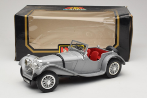 Jaguar SS100 Ezüst Bburago 1:18 3006-M2 Fém – 6. kép a 6-ből