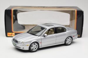 Jaguar X-Type Ezüst Maisto 1:18 7271328 Fém – 8. kép a 8-ből