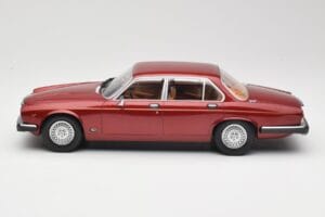Jaguar XJ Series III Metallic Dark Red MCG 1:18 MCG18176 Fém – 3. kép a 6-ből