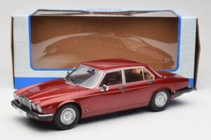 Jaguar XJ Series III Metallic Dark Red MCG 1:18 MCG18176 Fém – 6. kép a 6-ből