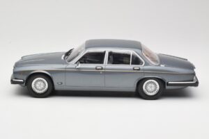 Jaguar XJ Series III Metallic Grey MCG 1:18 MCG18177 Fém – 3. kép a 6-ből