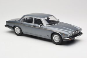 Jaguar XJ Series III Metallic Grey MCG 1:18 MCG18177 Fém – 4. kép a 6-ből