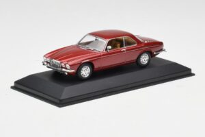 Jaguar XJ12 Coupe Regency Piros Minichamps 1:43 400130461 Fém – 2. kép a 4-ből