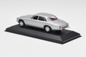 Jaguar XJ12 Series II Ezüst Minichamps 1:43 400130401 Fém – 3. kép a 4-ből