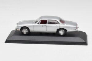 Jaguar XJ12 Series II Ezüst Minichamps 1:43 400130401 Fém
