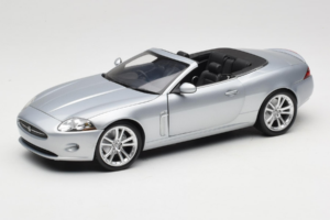Jaguar XK X150 Kabrió Ezüst Minichamps 1:18 153130533 Fém