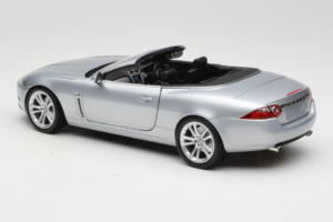 Jaguar XK X150 Kabrió Ezüst Minichamps 1:18 153130533 Fém – 7. kép a 8-ből
