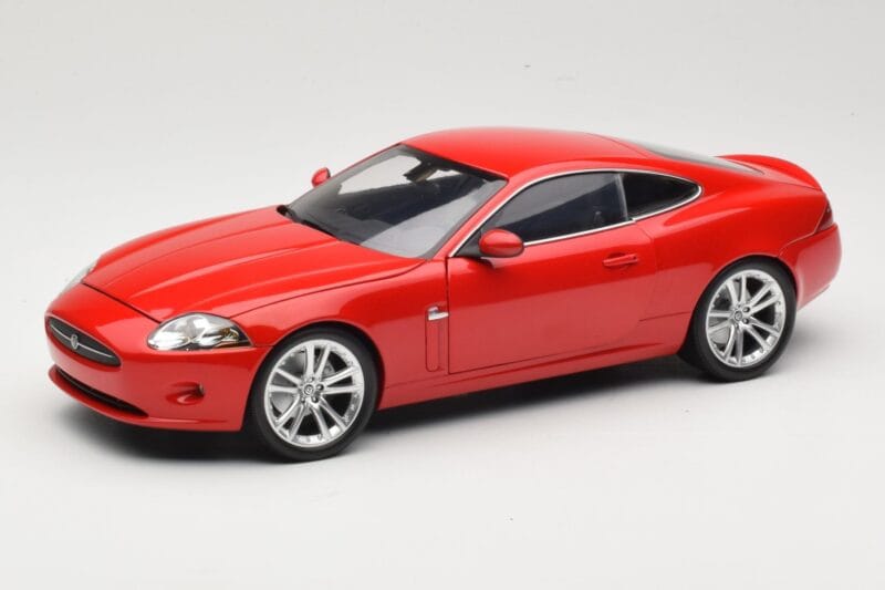 Jaguar XK X150 Piros Minichamps 1:18 150130503 Fém