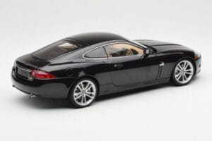 Jaguar XK-R X150 Midnight Fekete AUTOart 1:18 73632 Fém – 3. kép a 8-ből