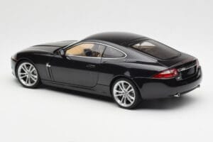 Jaguar XK-R X150 Midnight Fekete AUTOart 1:18 73632 Fém – 7. kép a 8-ből