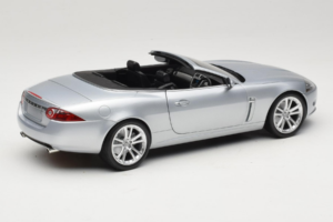 Jaguar XK X150 Kabrió Ezüst Minichamps 1:18 150130531 Fém – 3. kép a 8-ből