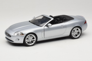 Jaguar XK X150 Kabrió Ezüst Minichamps 1:18 150130531 Fém