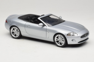 Jaguar XK X150 Kabrió Ezüst Minichamps 1:18 150130531 Fém – 6. kép a 8-ből