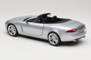 Jaguar XK X150 Kabrió Ezüst Minichamps 1:18 150130531 Fém – 7. kép a 8-ből