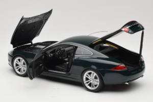 Jaguar XK X150 Zöld Minichamps 1:18 150130500 Fém – 5. kép a 8-ből