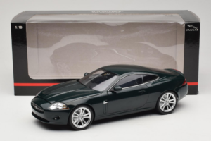 Jaguar XK X150 Zöld Minichamps 1:18 150130500 Fém – 8. kép a 8-ből