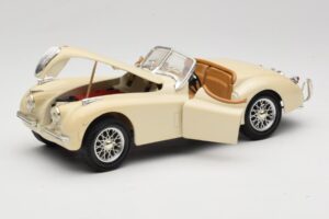 Jaguar XK120 Fehér Eduscho 1:18 7482-1HTH Fém – 2. kép a 8-ből