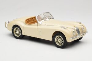 Jaguar XK120 Fehér Eduscho 1:18 7482-1HTH Fém – 6. kép a 8-ből