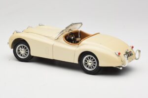Jaguar XK120 Fehér Eduscho 1:18 7482-1HTH Fém – 7. kép a 8-ből