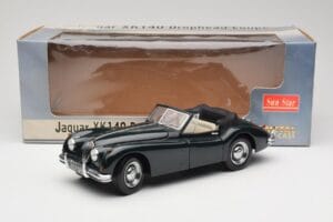 Jaguar XK140 Drophead Coupe Fekete Sun Star 1:18 2802 Fém – 8. kép a 8-ből