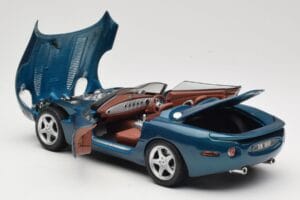 Jaguar XK180 Zöld Maisto 1:18 50337 Fém – 5. kép a 8-ből