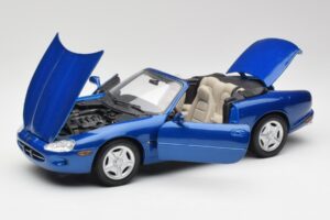 Jaguar XK8 X100 Kabrió Azure Kék Maisto 1:18 50286 Fém – 2. kép a 8-ből
