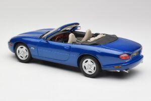 Jaguar XK8 X100 Kabrió Azure Kék Maisto 1:18 50286 Fém – 7. kép a 8-ből