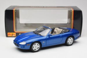 Jaguar XK8 X100 Kabrió Azure Kék Maisto 1:18 50286 Fém – 8. kép a 8-ből